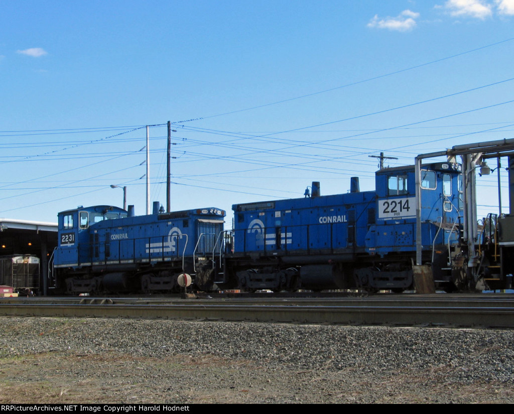 NS 2231 & 2214 at the fuel racks in Glenwood Yard